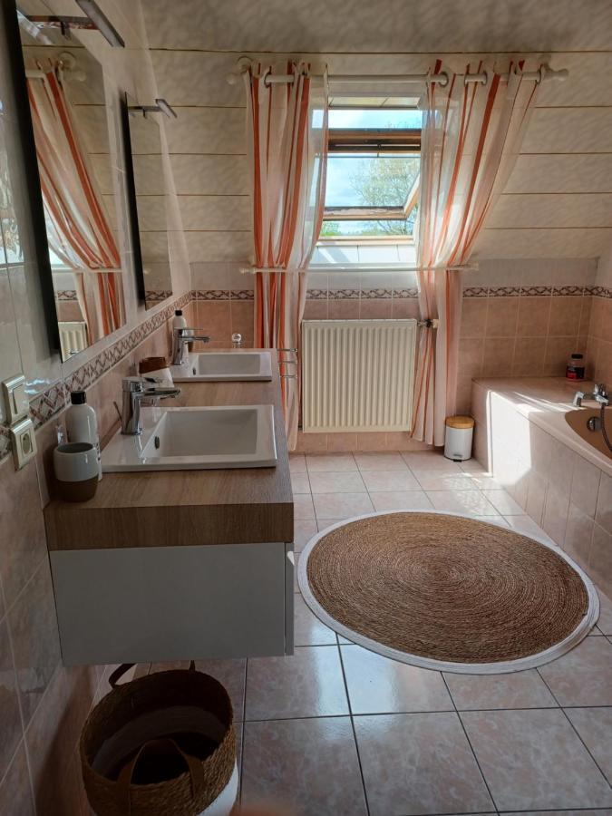Kerniguez 3 Bed & Breakfast Carhaix-Plouguer Exterior photo